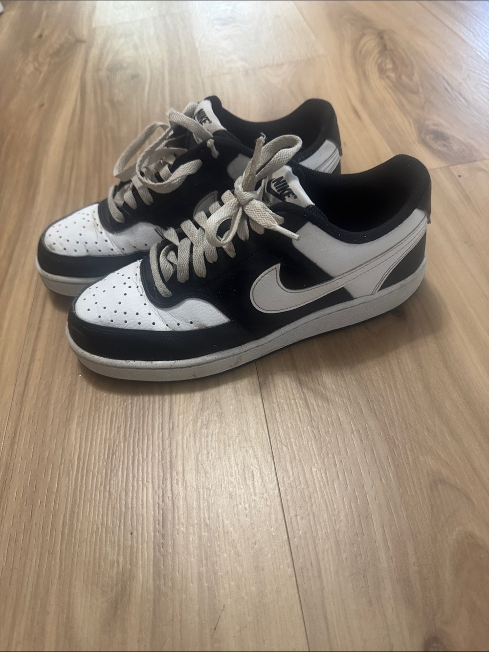 Nike Black and White Low-Top Sneakers for Men